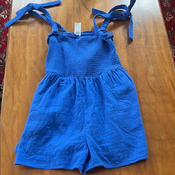 Old Navy Tie-Shoulder Smocked Romper -- 3-inch inseam - Picture 2 of 9